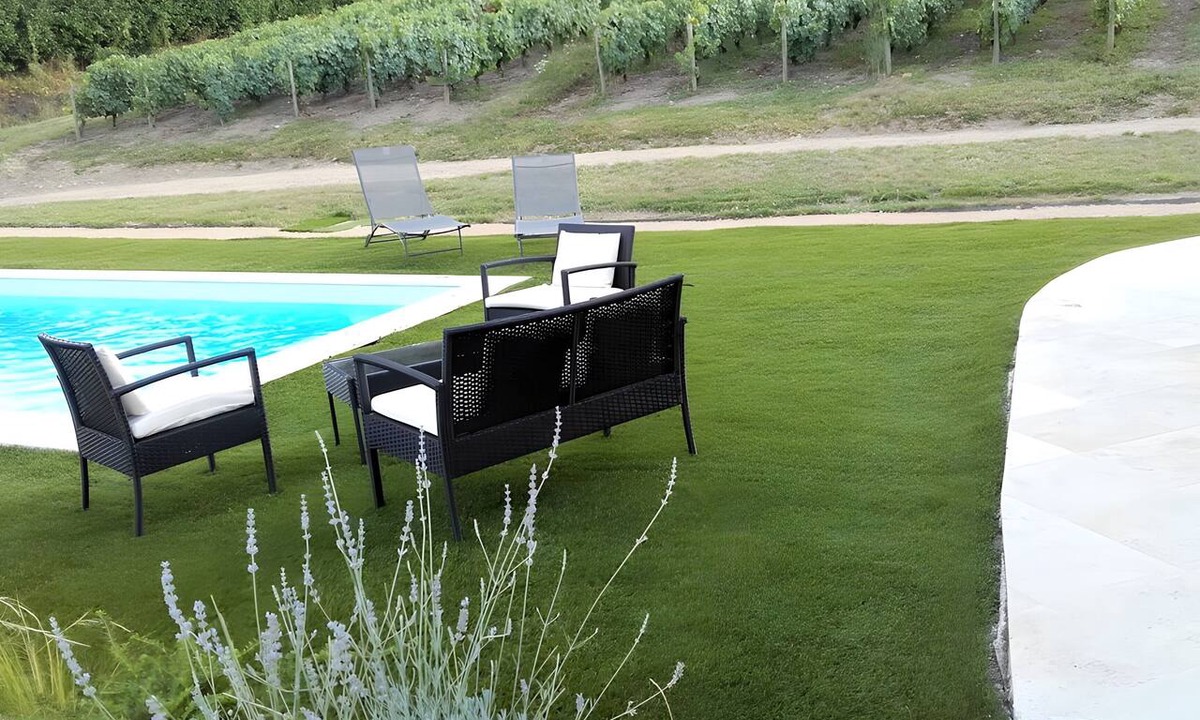Letra Apartment | Studio 'Domaine De La Chambarde' with Mountain View, Wi-Fi and Air Conditioning