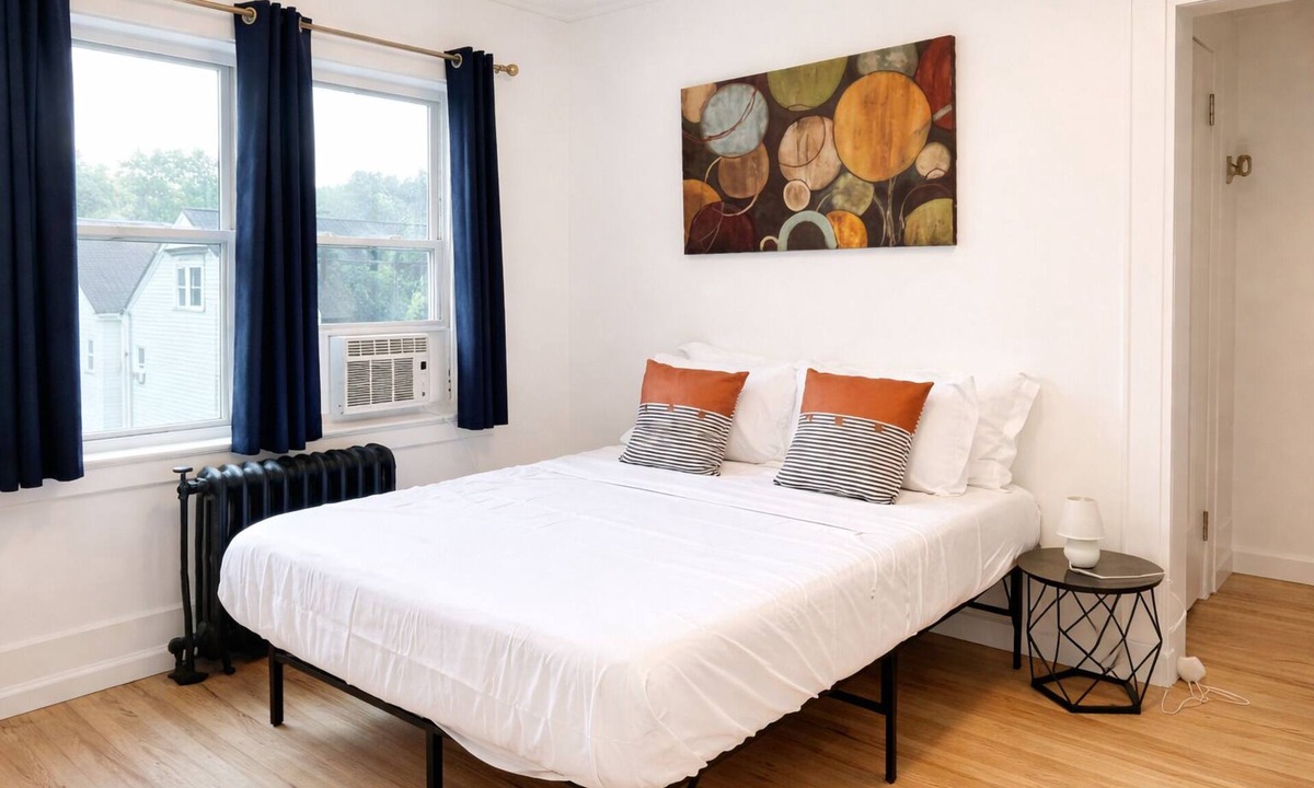 East Avenue Apartment | Studio Downtown+HighFalls+Kitchen+TV+Unity Pet