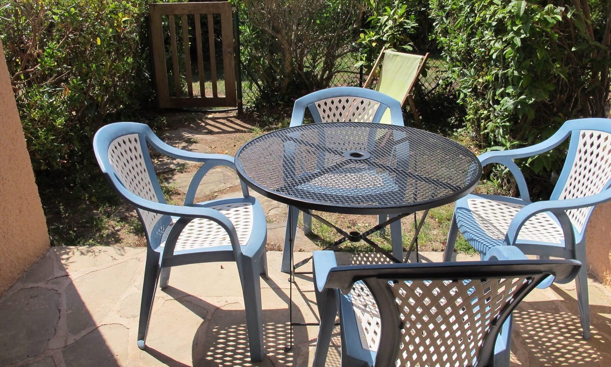 Agay Apartment | Studio en rez de jardin a 2 pas de la mer