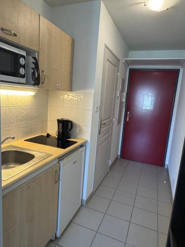Saint-Priest-en-Jarez Apartment | Studio - face de l’hôpital nord