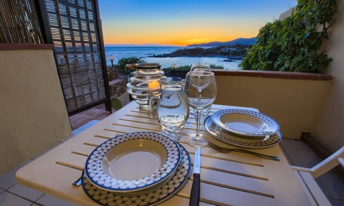 San Stefano Apartment | Studio/Flat Waterfront Cala Caterina, Villasimius, direct access to the beach