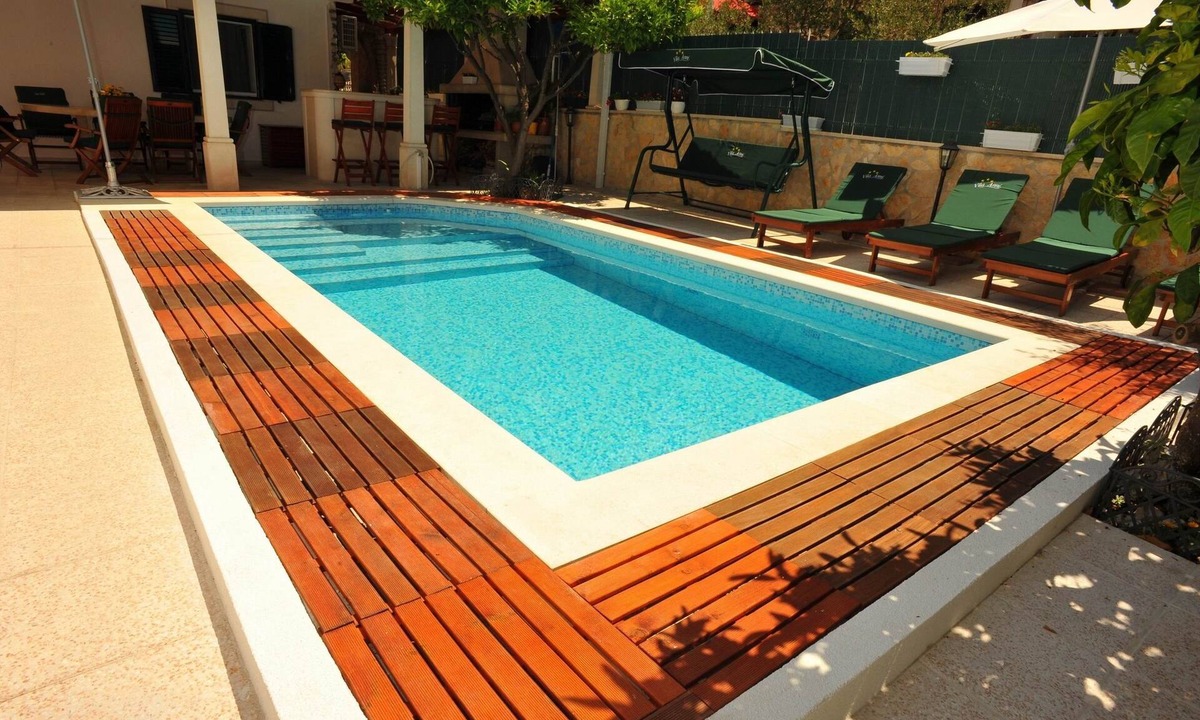 Sutivan Apartment | Studio flat with a swimming pool Sutivan, Brač (AS-16846-b)