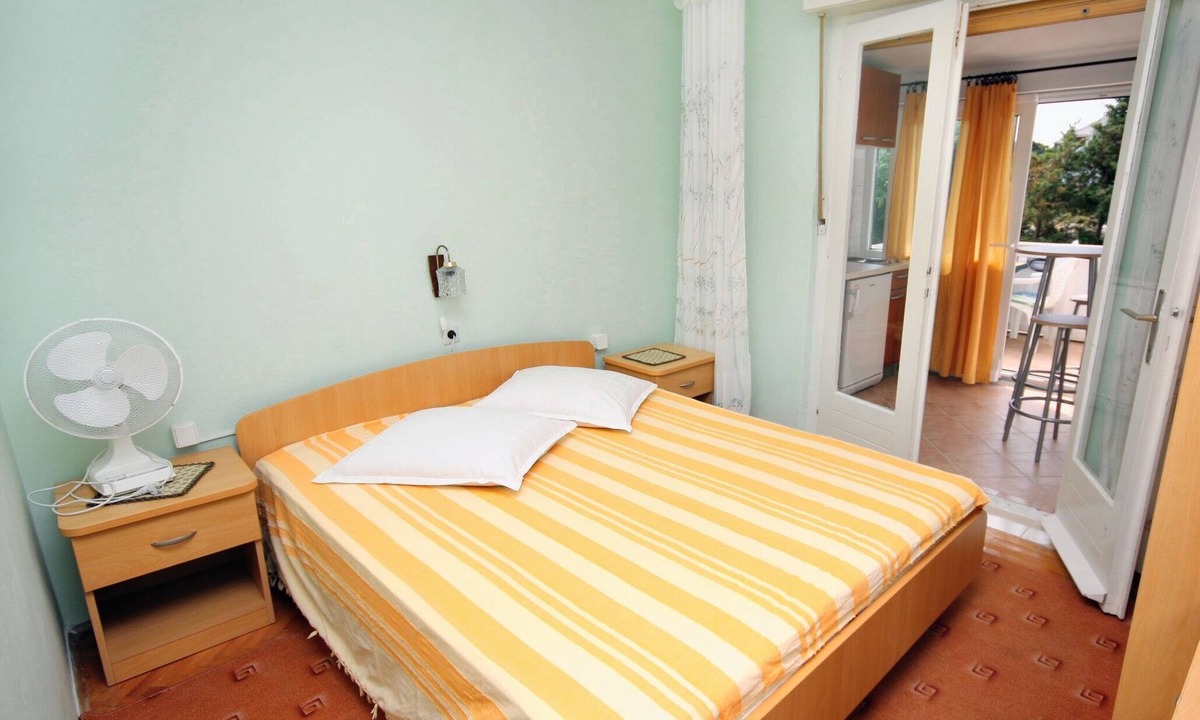 Barbat na Rabu Apartment | Studio flat with balcony Barbat, Rab (AS-4993-a)