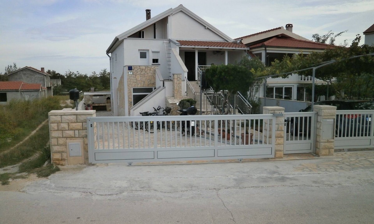Nin Apartment | Studio flat with terrace Nin, Zadar (AS-12864-a)