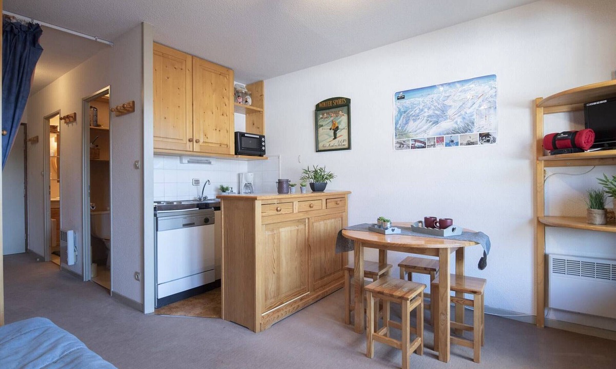 Pla d'Adet Apartment | Studio for 4 with balcony near ski slopes