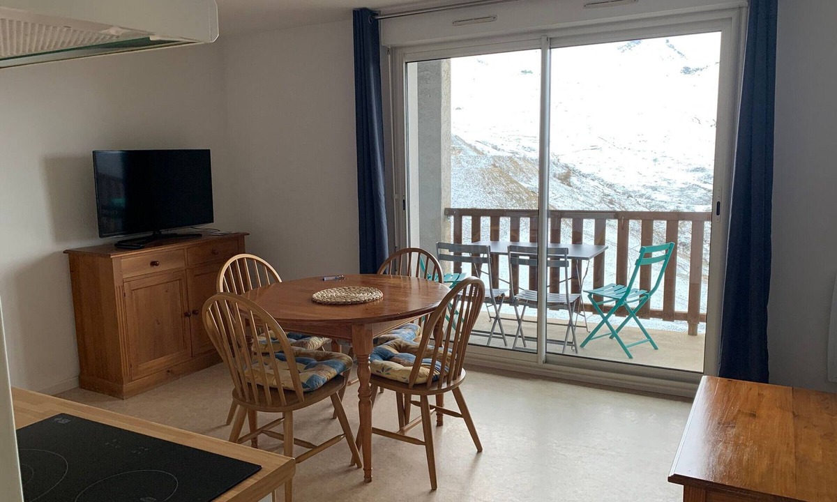 Peyragudes Apartment | Studio for 4 with balcony 400m from slopes, free shuttle, ski-in/ski-out, Spassio included