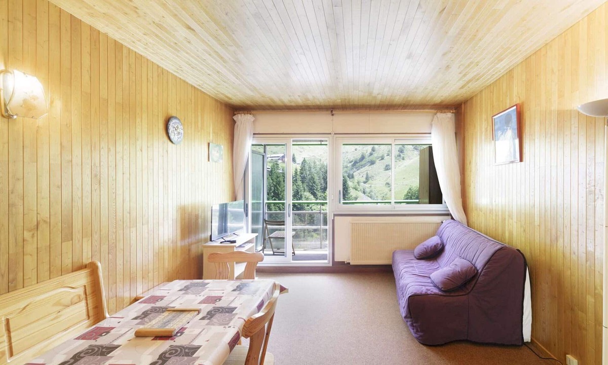 Eaux-Bonnes Apartment | Studio for 6 people at the foot of the slopes with balcony and mountain views