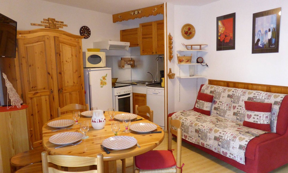 Les Contamines-Montjoie Apartment | Studio cabin for 6 in Contamines-Montjoie with private parking