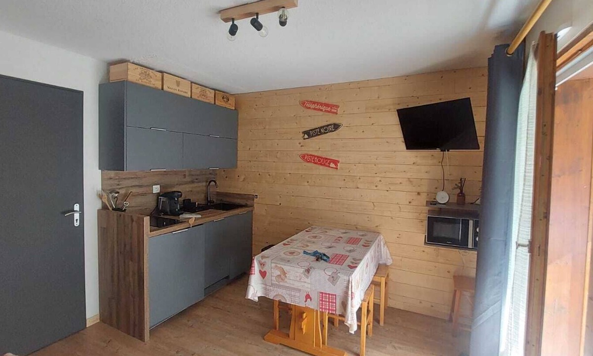 Les Contamines-Montjoie Apartment | Studio near lifts/wifi/smart TV/parking