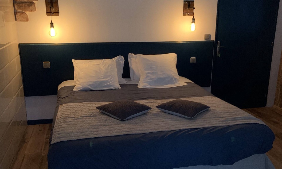 Saint-Christol-Les-Ales Apartment | Studio in Cévennes INDUSTRIAL