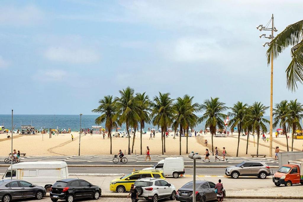 Leme Apartment | Studio front ocean view in Leme for 2 people