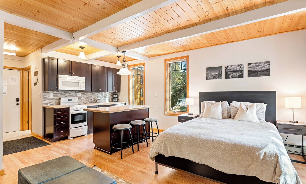 Warrior's Mark Condo | Studio in Great Area, Easy Walk to Town & Peak 9