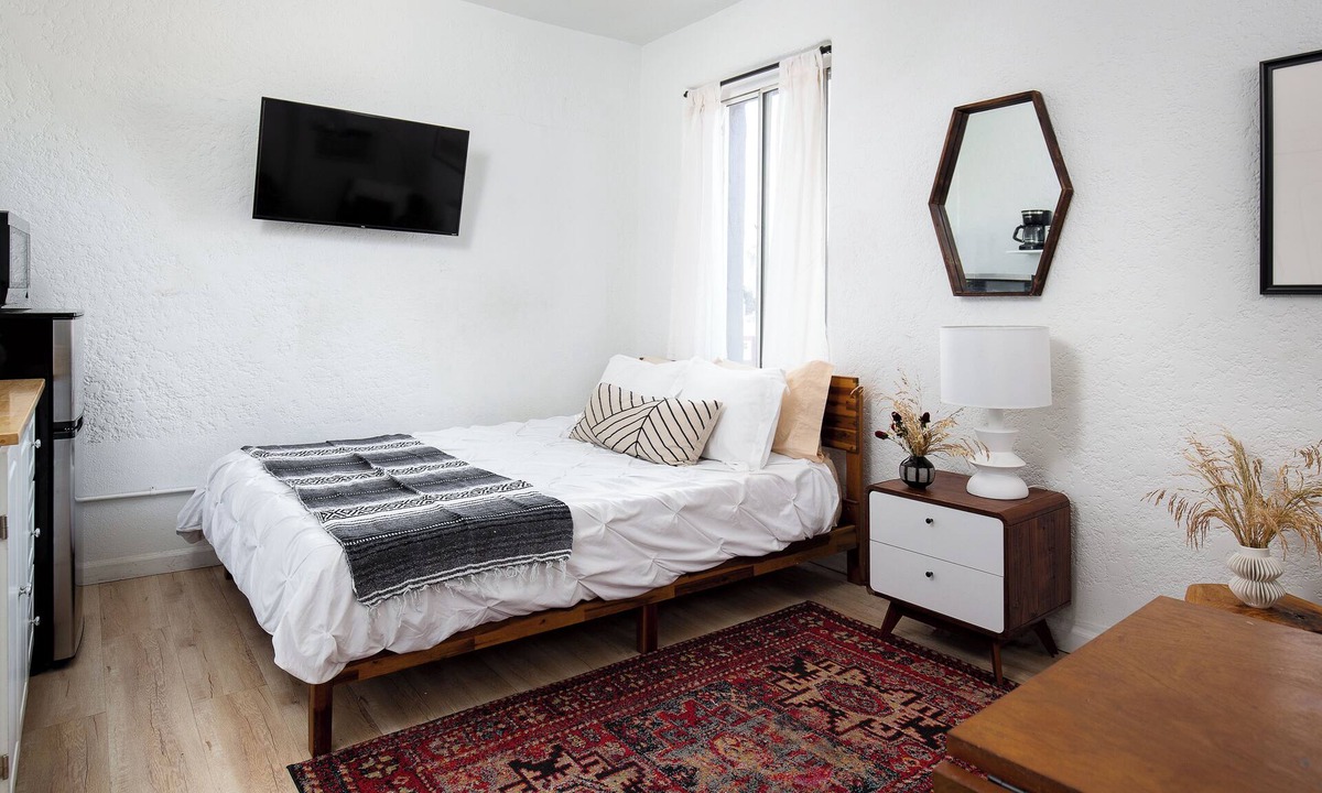 Westlake Hotel | Studio in LA, close to Downtown