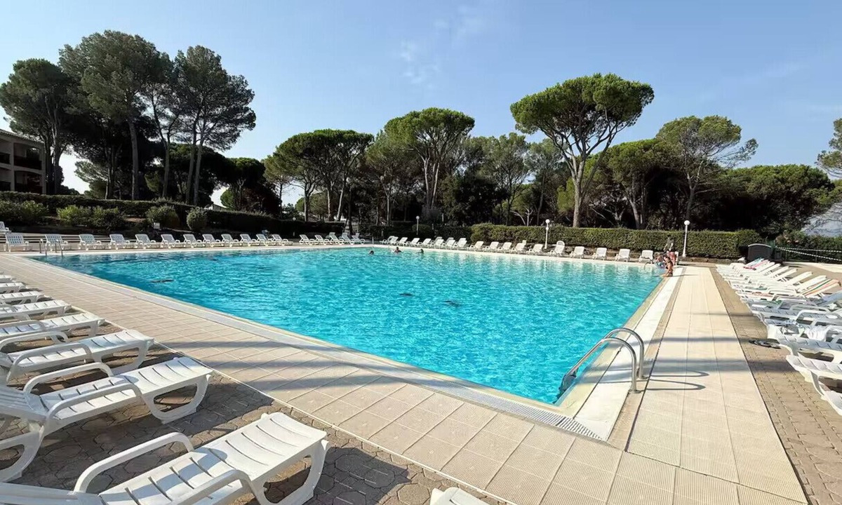 Valescure Apartment | Studio in Saint-Raphaël: Pool & Tennis
