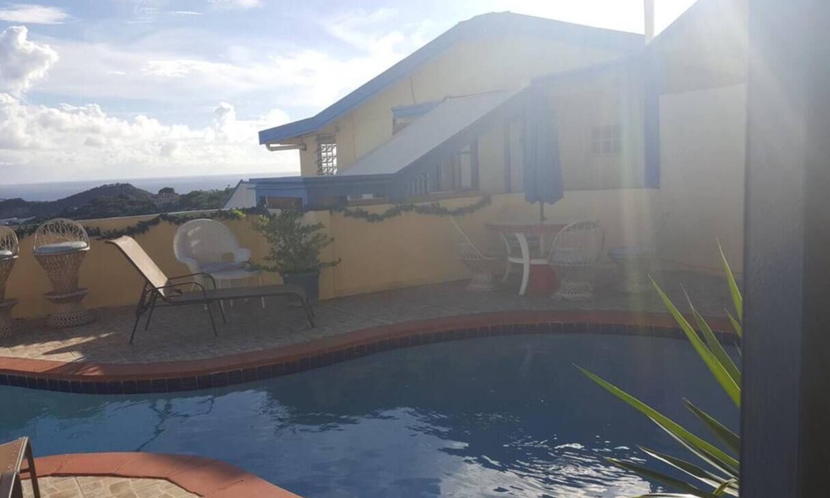 Estate Contant House | Studio in St. Thomas Sunset Gardens Guesthouse