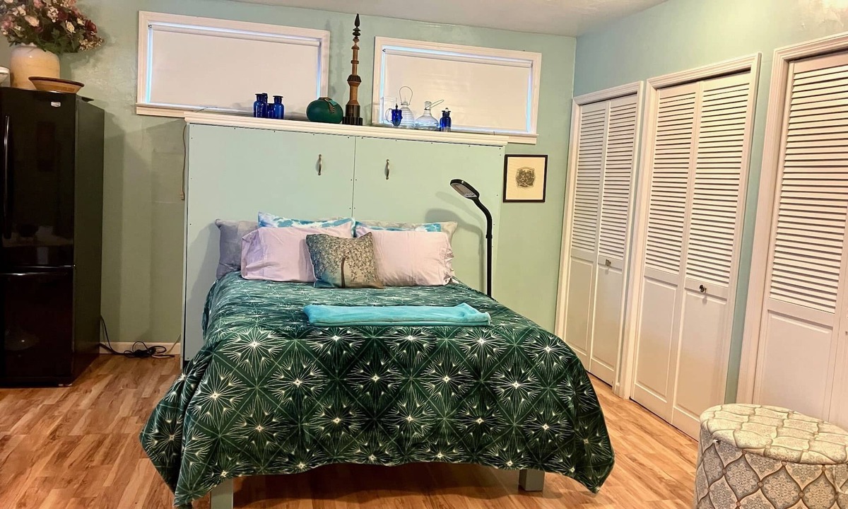 Willits Cottage | Studio in Town Center - between the Beach and Giant Redwoods