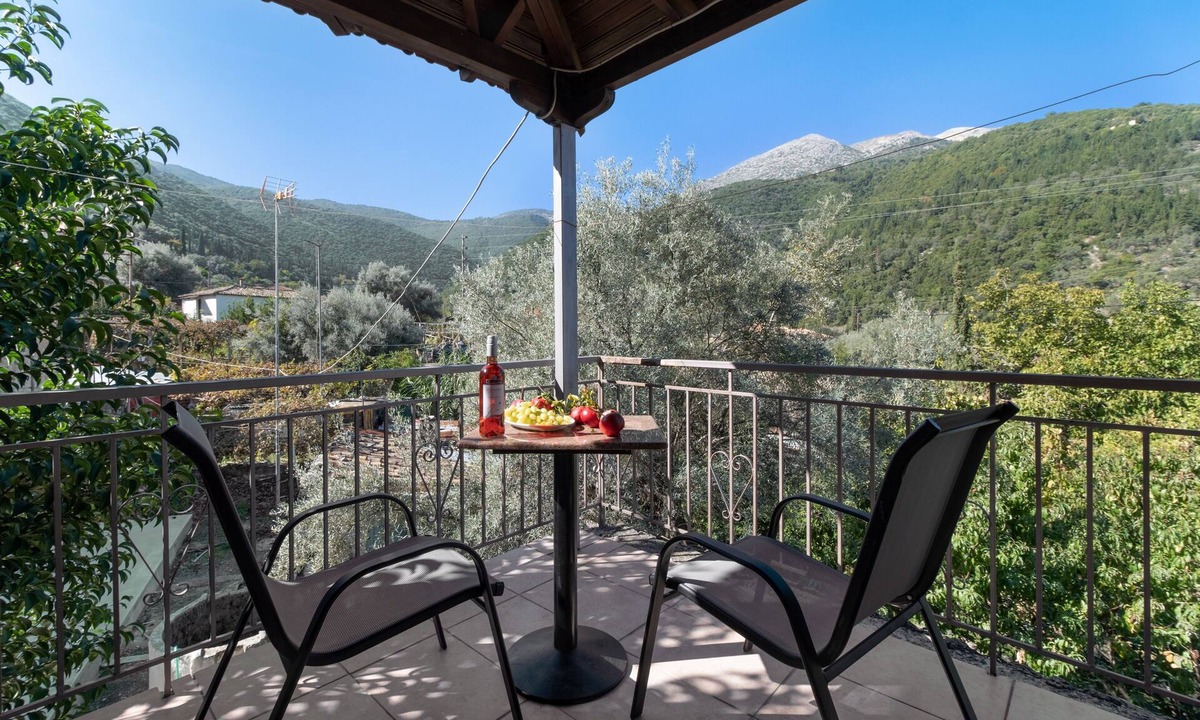 Lefkas Apartment | Studio "Krinos 2" with Mountain View, Garden & Wi-Fi
