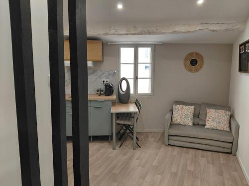 Mazan Apartment | Studio le 174