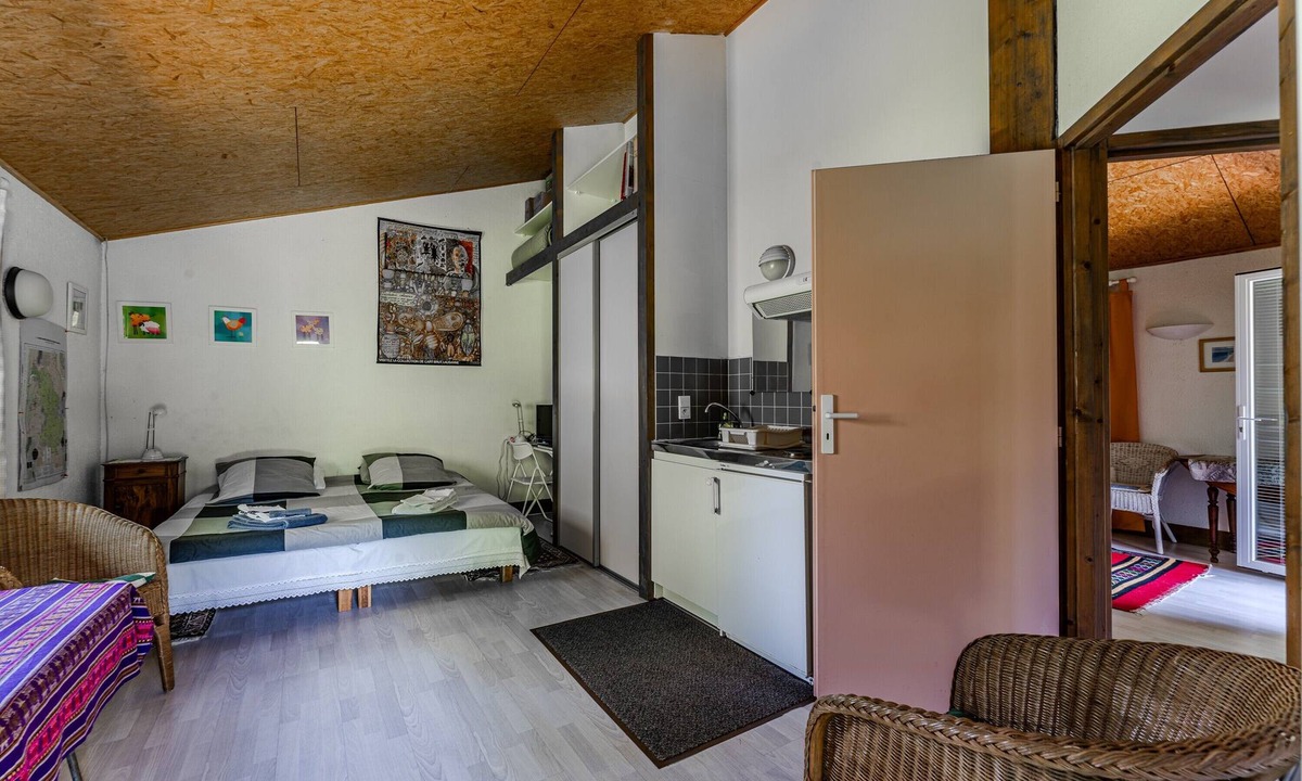 Mios Apartment | Studio "Le Cabanon Mios" with Private Terrace and Wi-Fi