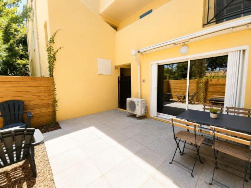 Le Beausset Apartment | Studio "Le Yellow" avec terrasse et parking