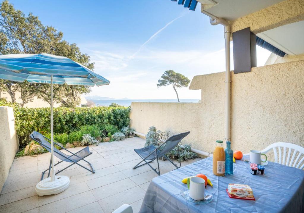 Saint-Aygulf Apartment | Studio Les Louvans-3 by Interhome