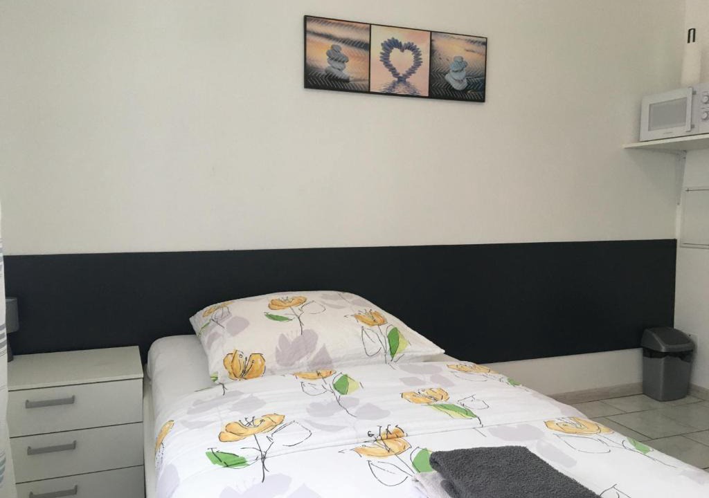Saint-Louis Apartment | Studio Lora RM 840