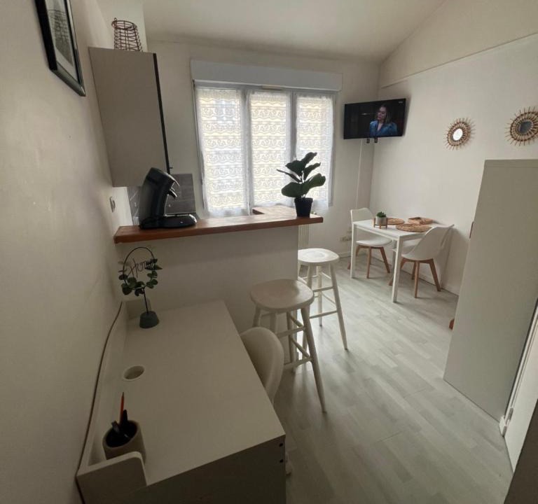 Mont d'Arene Apartment | Studio meublé proche centre et gare