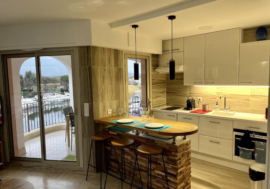 Mandelieu-La-Napoule Hotel | Studio moderne - Port de Mandelieu - Proche Mer