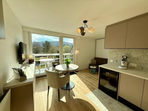 Han-sur-Lesse Apartment | Studio moderne avec balcon , centre Han-sur-Lesse ,5 min Grottes