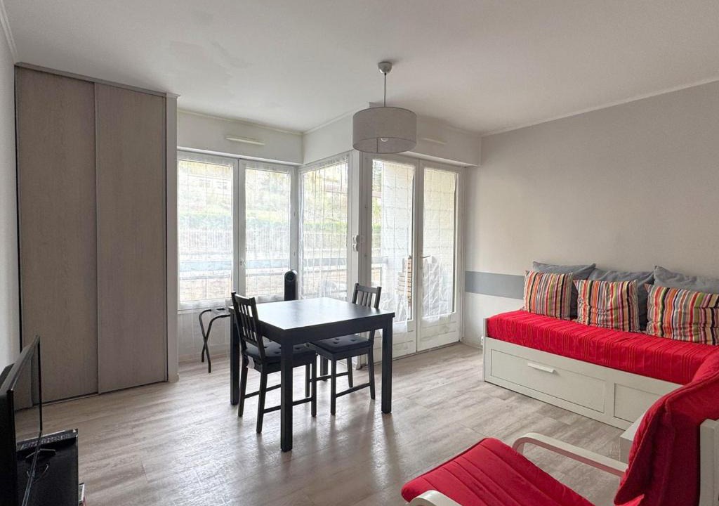 Aix-les-Bains City Center Apartment | Studio moderne et fonctionnel avec WiFi, Aix-les-Bains - FR-1-555-37
