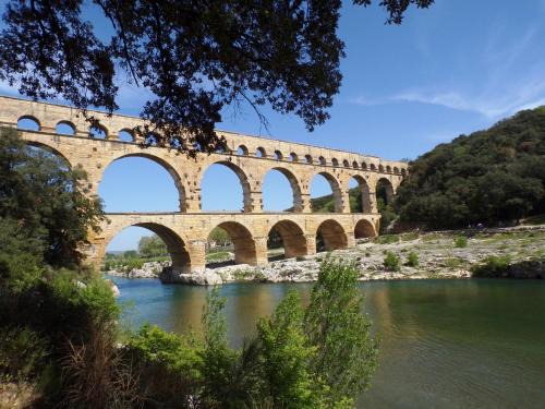 Montfrin Apartment | Studio Montfrinois proche du pont du Gard