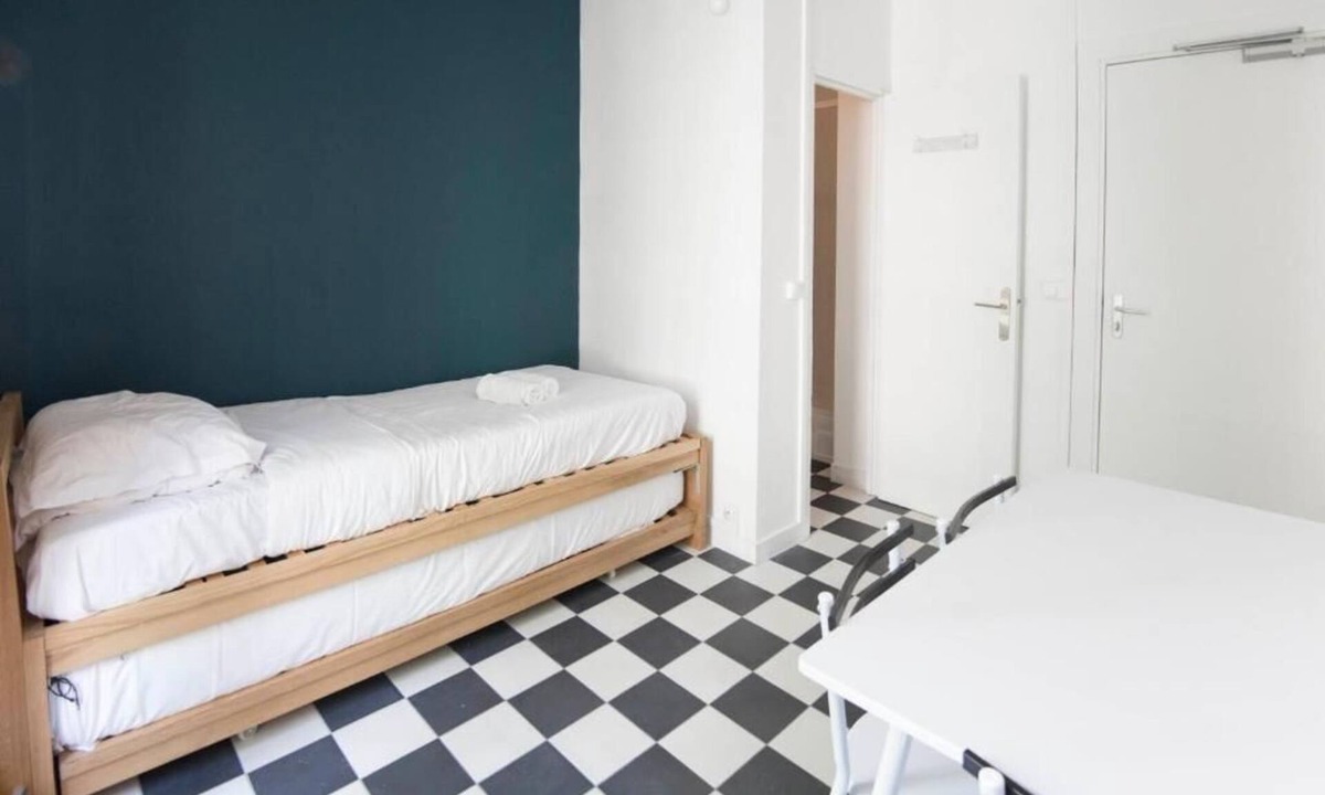 Quartier des Grandes-Carrieres Apartment | Studio Montmartre
