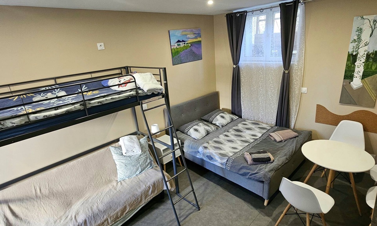 Montry Bed & Breakfast | Studio Montry