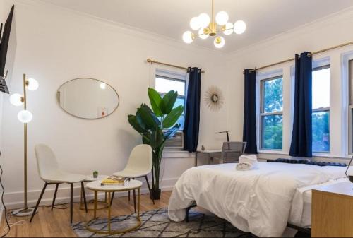 East Avenue Apartment | Studio Near Downtownqueenbdhighfallwi-fi