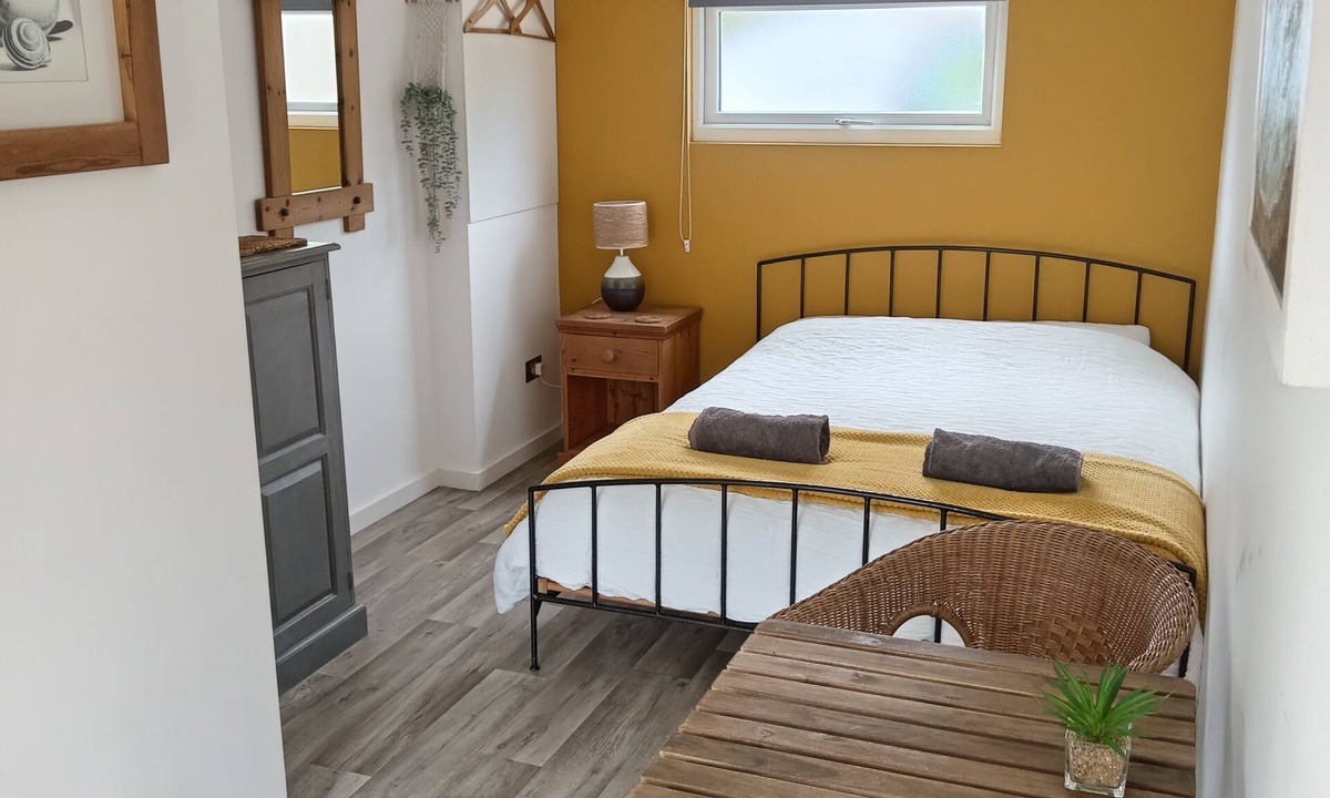 Sandford Apartment | Studio @ No28 Peaceful Garden Annexe with sauna