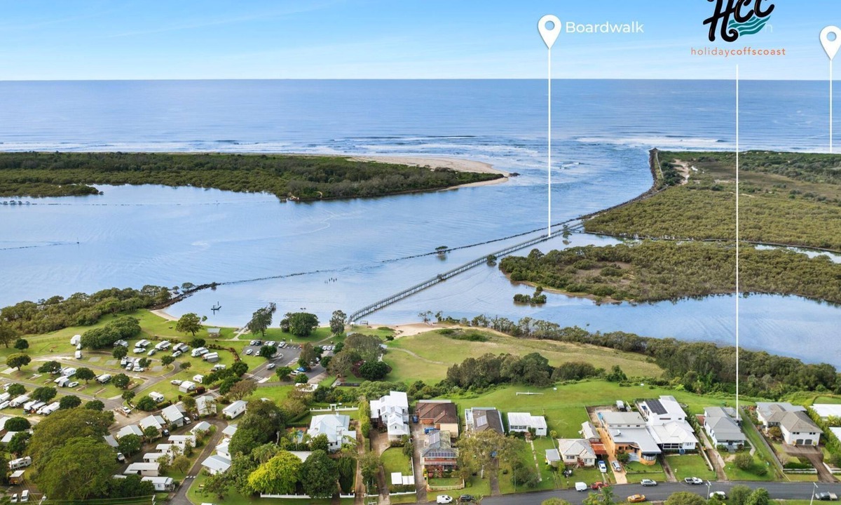 Urunga Apartment | Studio on Morgo - A cozy coastal escape with ocean and river views
