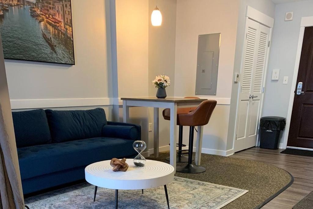 Downtown Indianapolis Apartment | Studio on the Canal