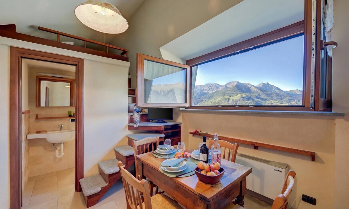 Sauze d'Oulx Apartment | Studio Placide Mountain View, Sauze d'Oulx, Italy