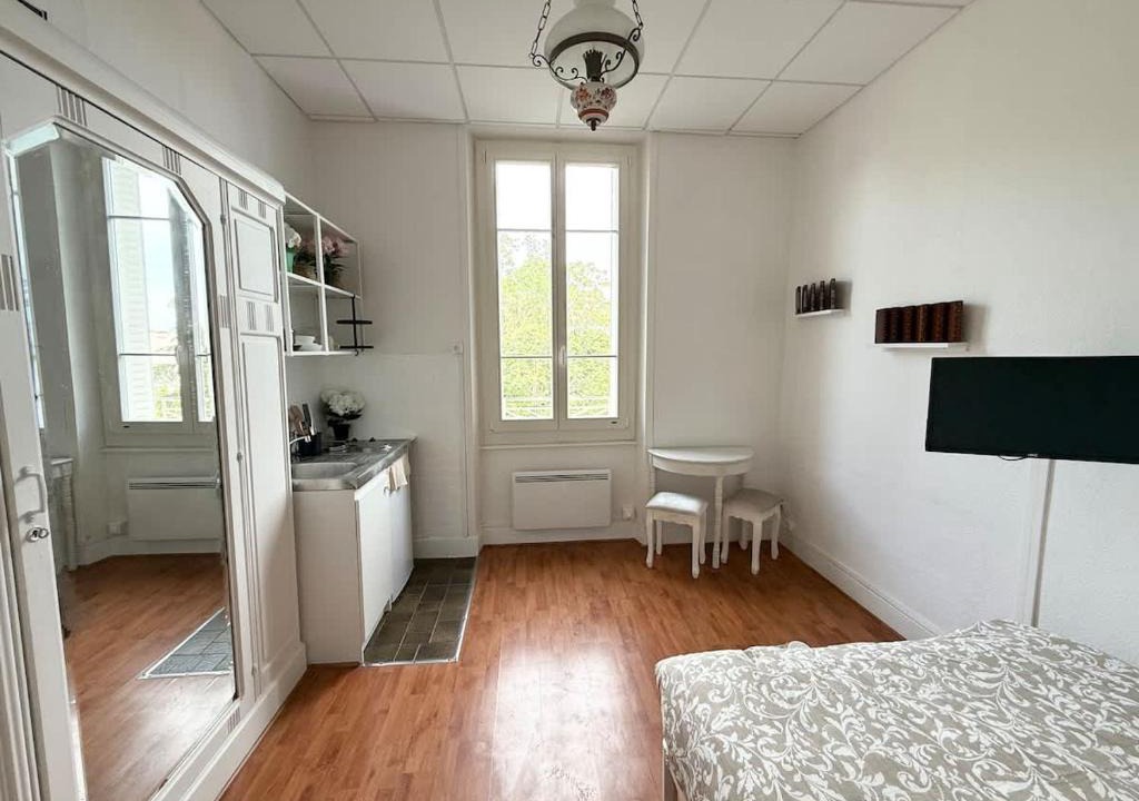 Chatel-Guyon Apartment | Studio plein centre et parking