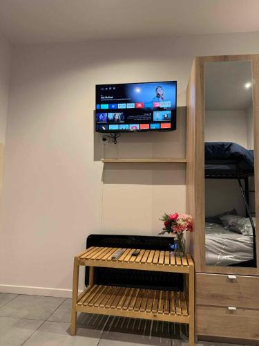 Pierrefitte-sur-Seine Apartment | Studio plus proche metro 13