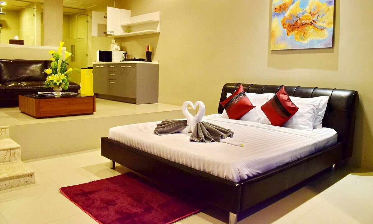 Karon Apartment | Studio Pool Access for rent in Karon