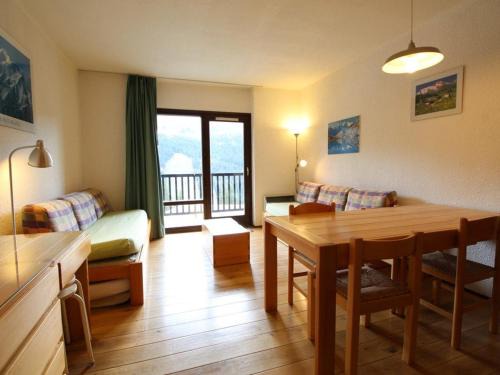 Flaine Apartment | Studio pour 5 personnes avec balcon, proche des pistes et commerces - Résidence Andromède, Flaine Forêt - FR-1-687-93