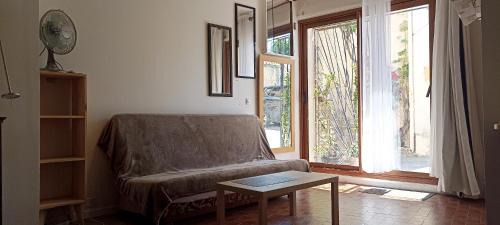 Valensole Apartment | Studio privé - maison de village