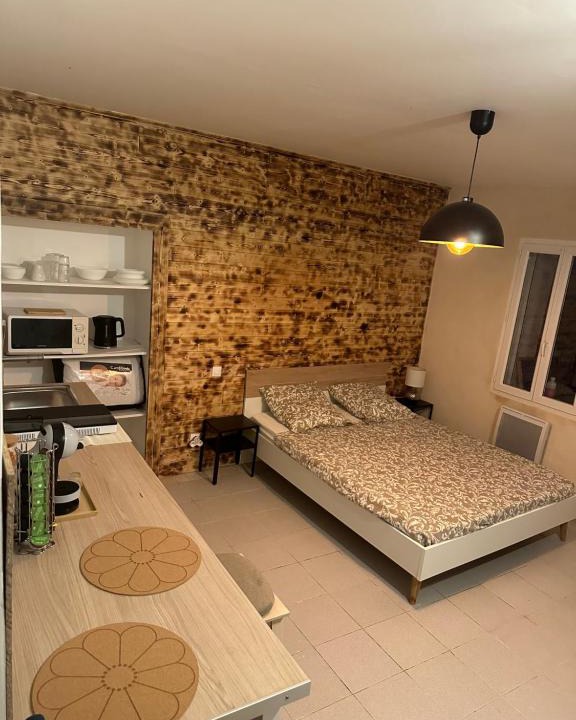 Mirabel-aux-Baronnies Apartment | Studio provençale