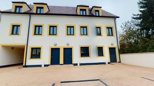 Magny-le-Hongre House | Studio ref 4 avec piscine à 5 min de Disneyland Paris