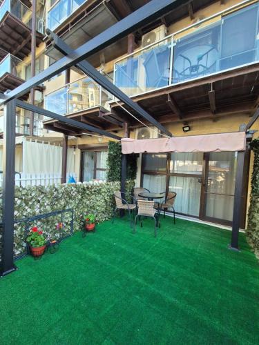 Saturn Apartment | Studio Saturn