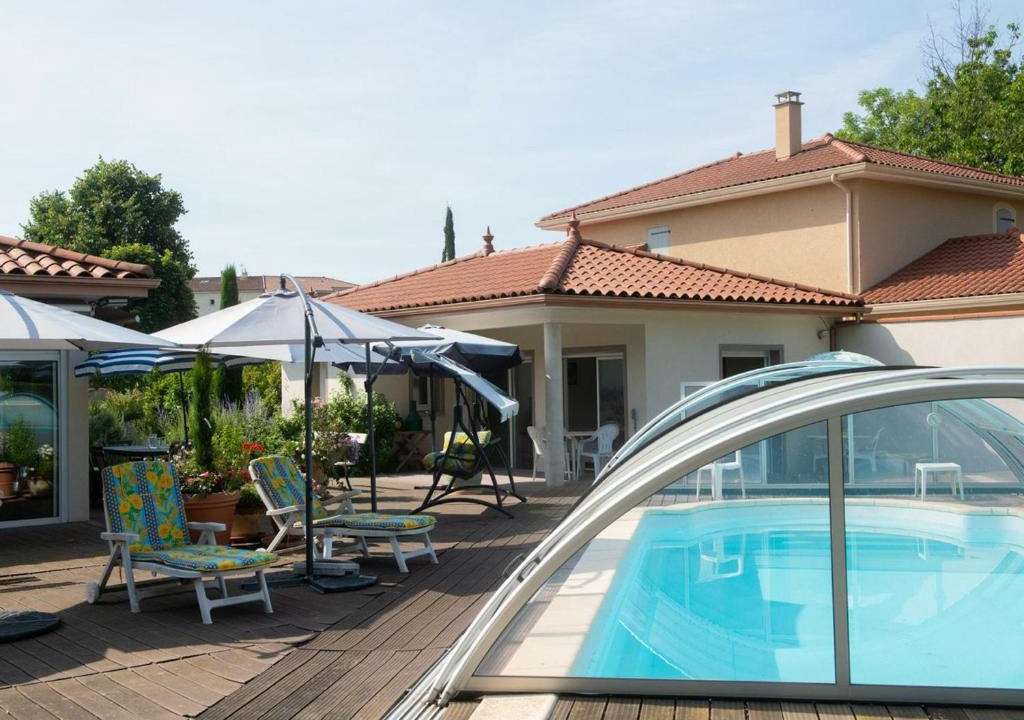 Savigneux Apartment | Studio Savigneux, 1 pièce, 2 personnes - FR-1-496-218