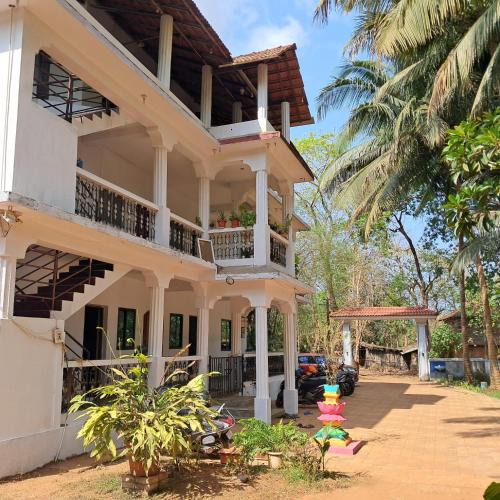 Arambol Apartment | Studio Serinity Cove R-2 by Mukund Sadan Arambol