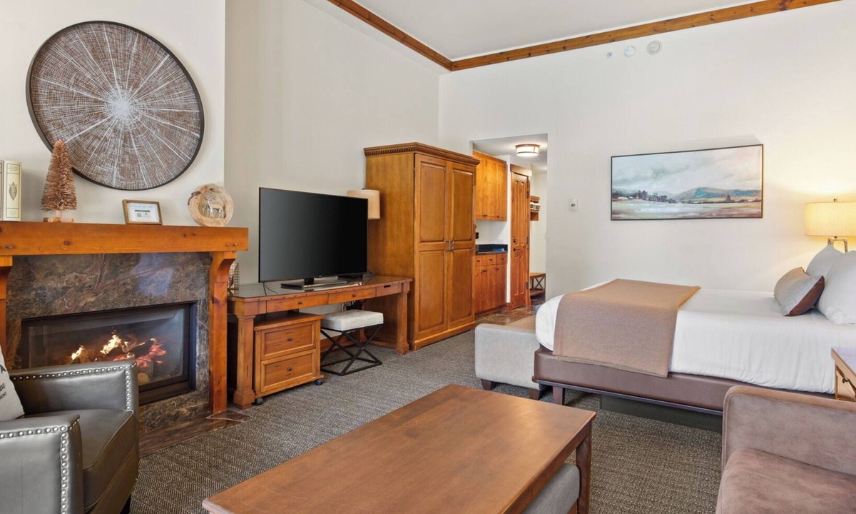 Stowe Area Condo | Studio Spruce Peak Ski In Ski Out "La Voûte" #147