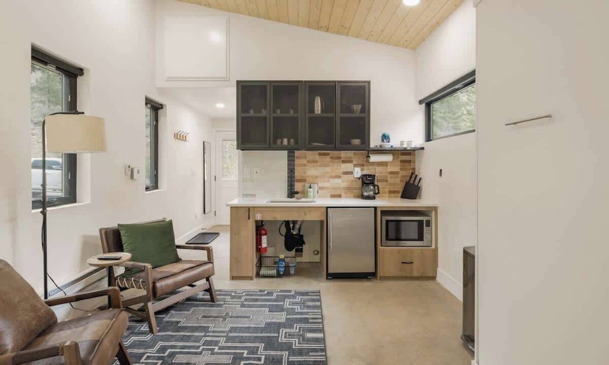 Grant Cabin | Studio Stay, Your Basecamp in Grant, Soak & Sweat